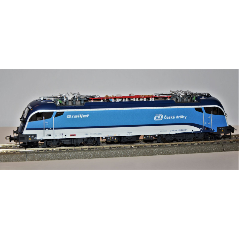 PIKO four-system electric locomotive 1216 ČD "Taurus", 6th series, digital + sound       H0