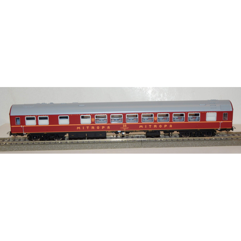 PIKO 4-axle dining car type "Y" DR "MITROPA", 4th edition  H0