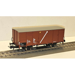 ROCO 2-axle covered wagon,...
