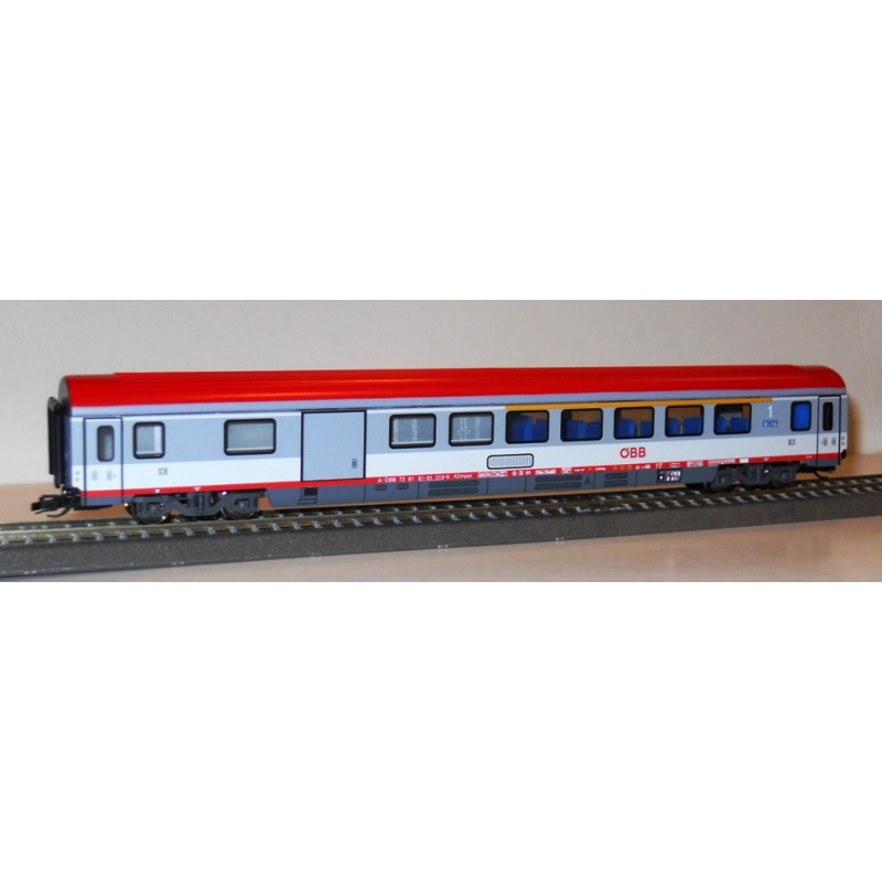 TT MODEL  First class express train car with service compartment ADmpsz OBB (gray doors at the service compartment), 6th edition