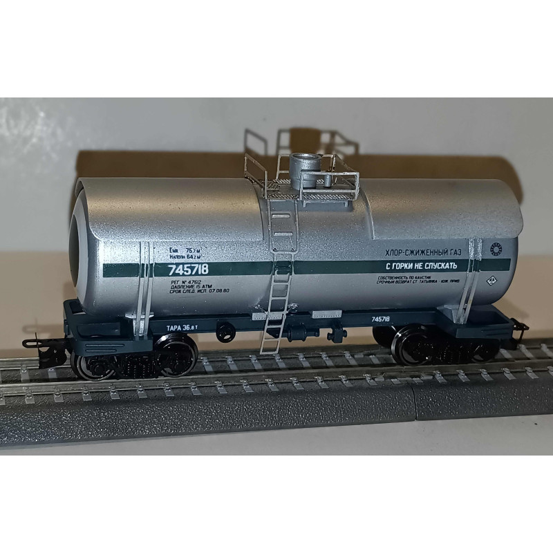 PERESVET  set of 2 tank cars for transporting chlorine SŽD, 4th ep.  TT