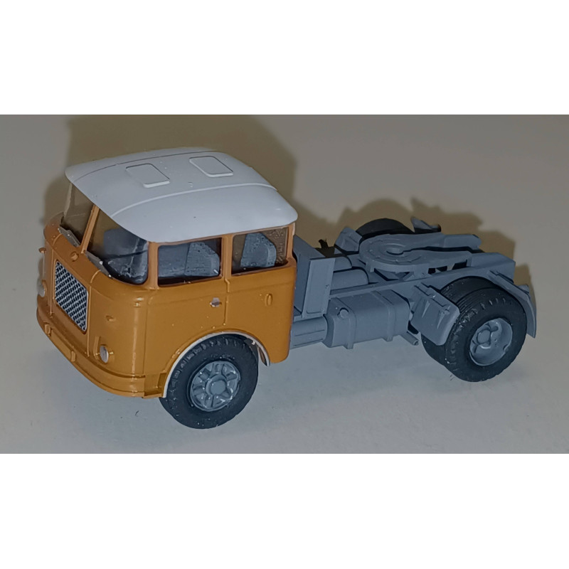 AP MODELY  Škoda 706 tahač , oranžový, bílá střecha       TT