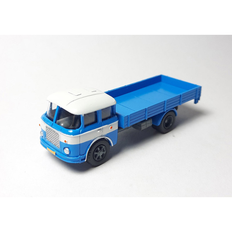 AP MODELS  Škoda 706 flatbed truck, light blue, white stripe, white roof       TT