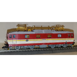 ROCO electric dual-system locomotive 371.002-7 ČD "Bastard", 5th series, analog   TT