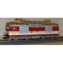 ROCO electric dual-system locomotive 371.002-7 ČD "Bastard", 5th series, analog   TT