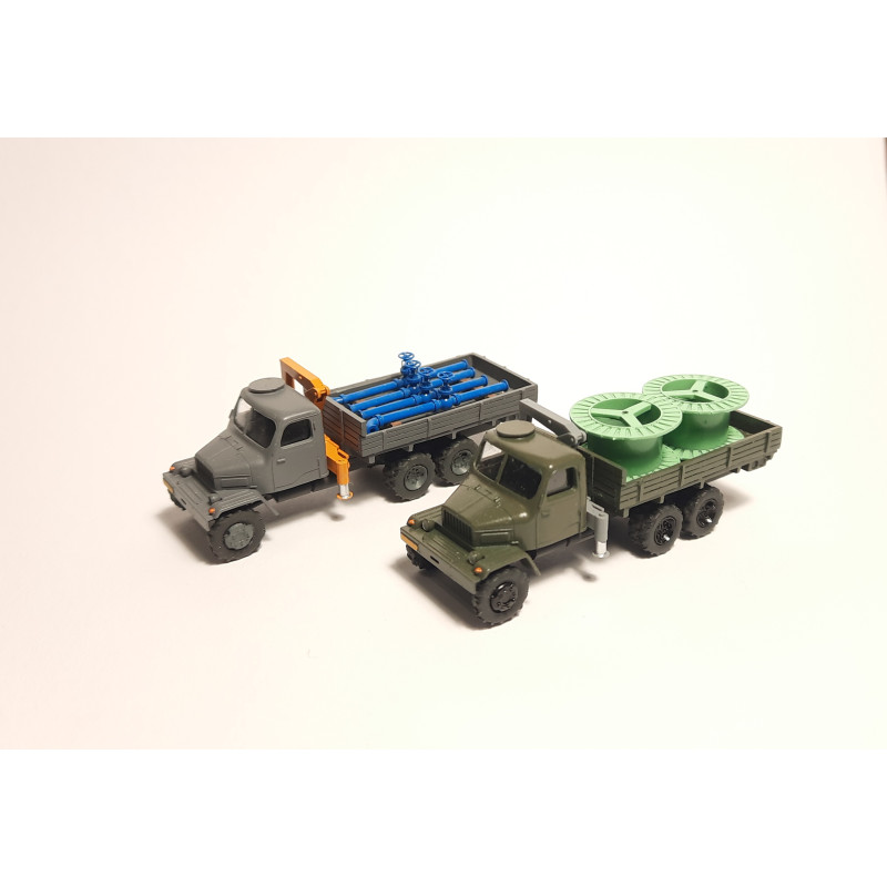 AP MODELS   Praga V3S flatbed truck with mechanical arm + pipe load  TT