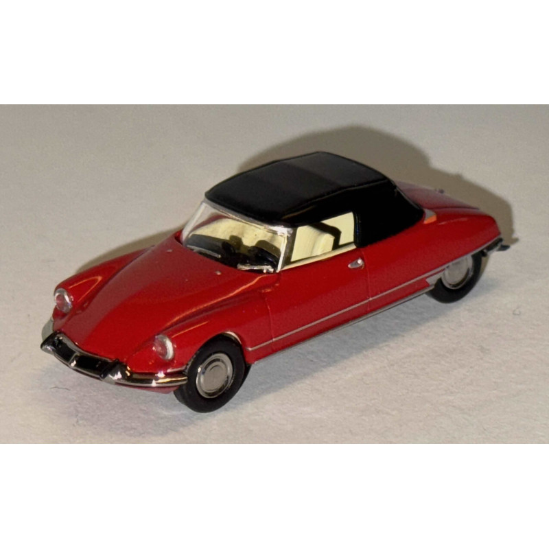 copy of BREKINA 27260 Lada 2102 Kombi, red 1971  H0