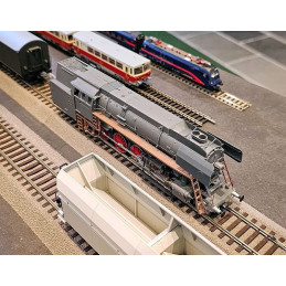 ROCO  steam locomotive 477.008 ČSD "Papoušek",  3rd edition, digital + sound H0