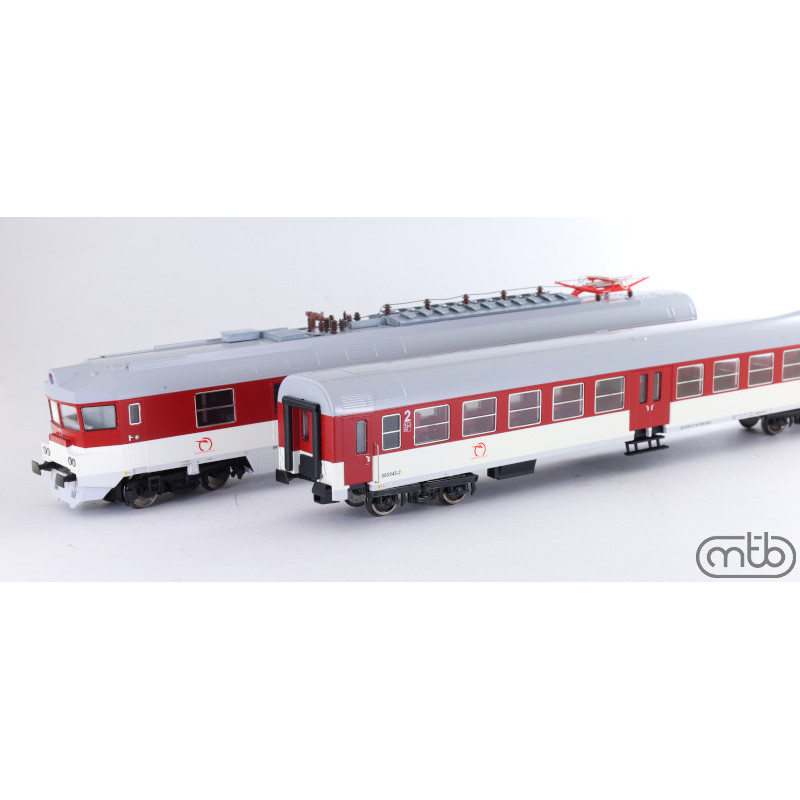 MTB Electric suburban unit series 560 - set 1: 560.033 + 060.045 ZSSK, 5th edition, analog H0